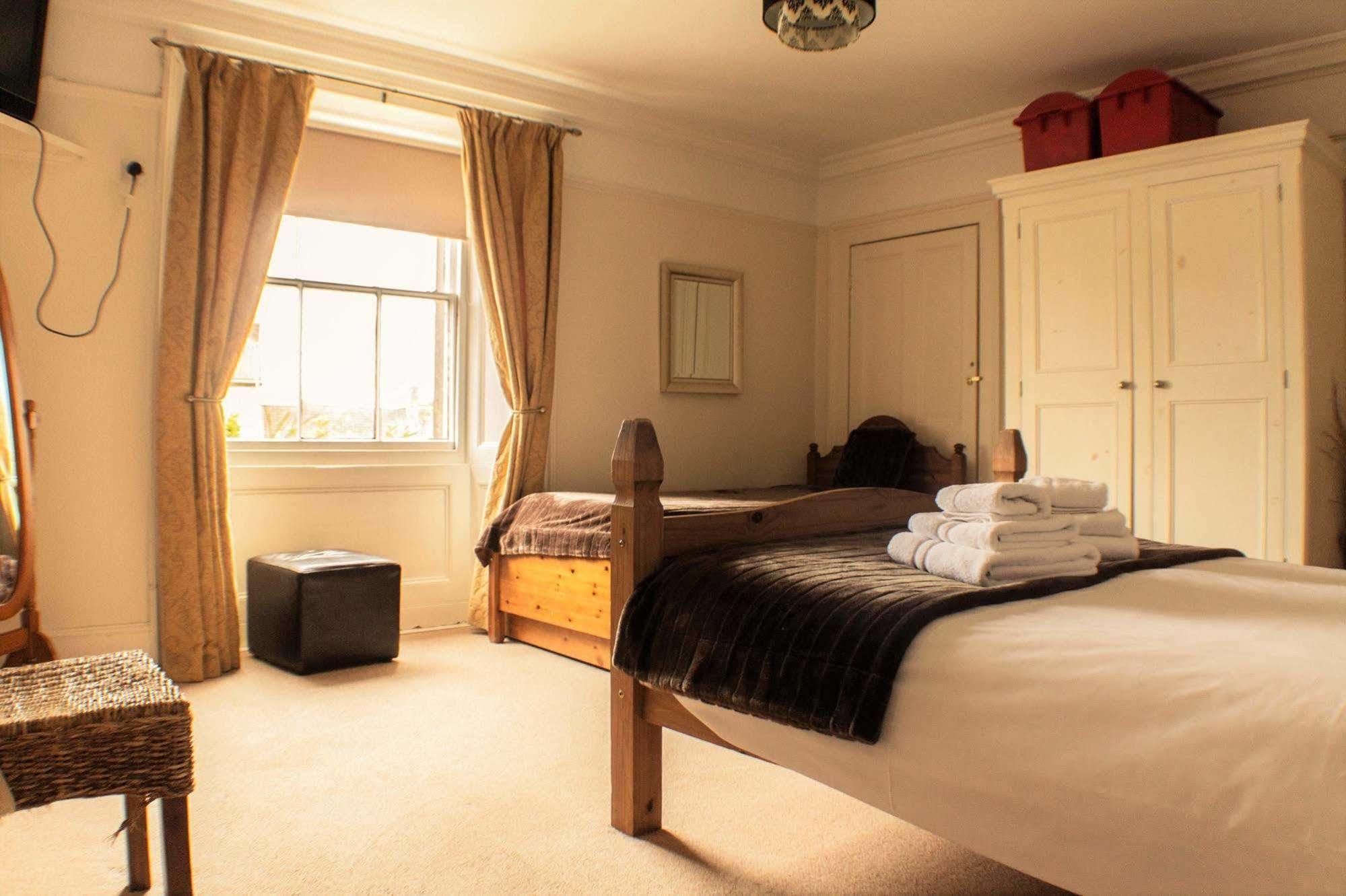 The Royal Oak Hotel هلمسلي المظهر الخارجي الصورة